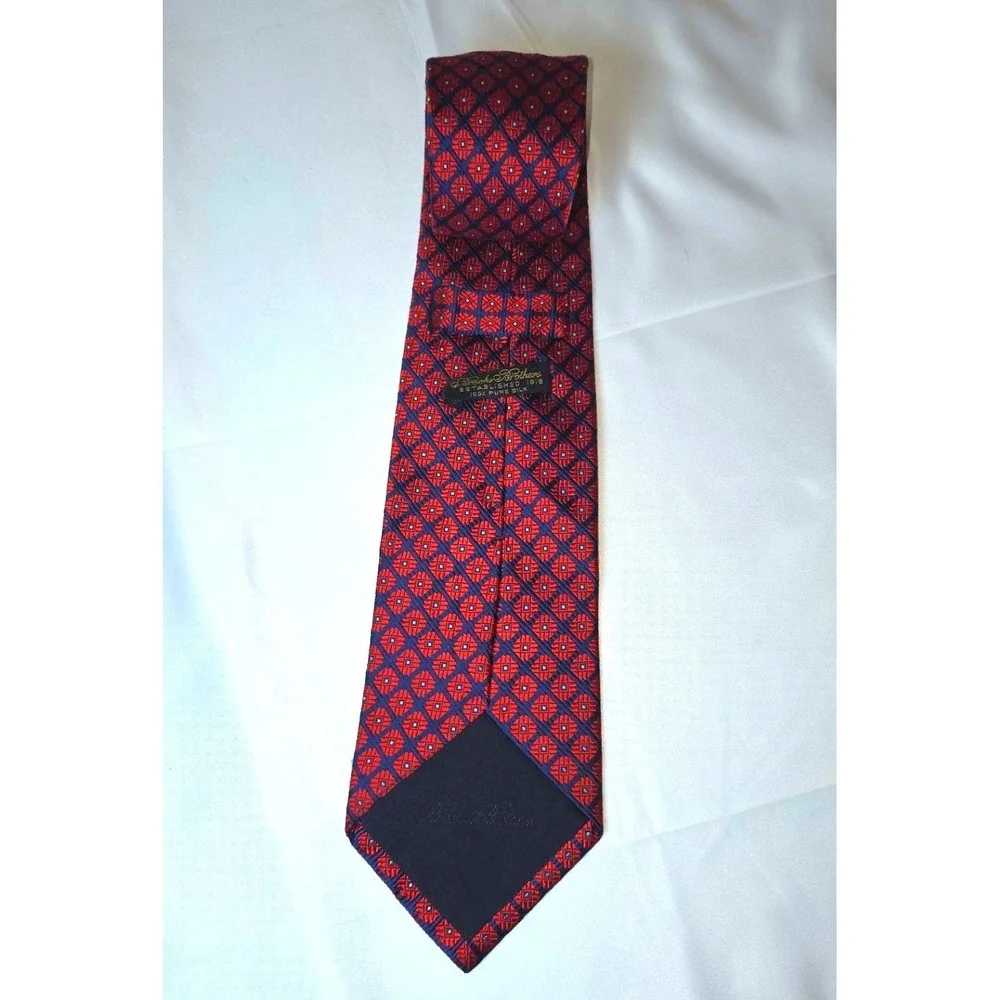 Brooks‎ Brothers Mens Red Navy Blue Geometric Diamond Silk Necktie Made in Italy